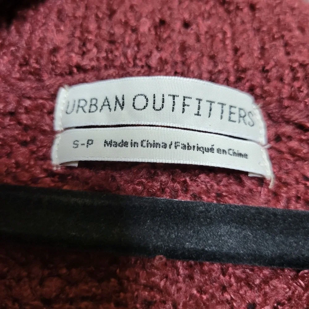 Urban‎ Outfitters V-Neck Sweater Oversized Side Slit Small Burgundy Knit Top